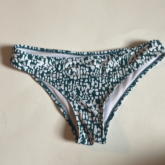 Bathing suit - Picture 2 of 5